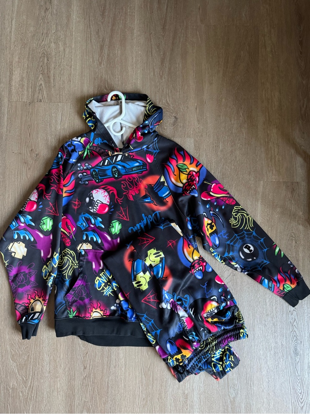2-Piece Graffiti Airbrush Print Hoodie & Jogger Set – Size L